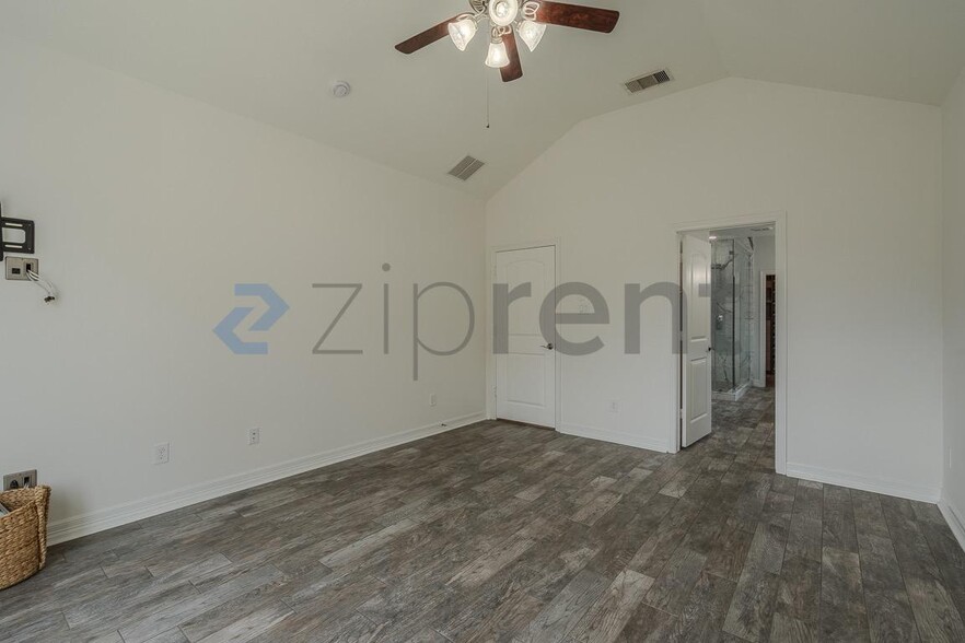 Building Photo - 2111 Catamaran Cove Dr