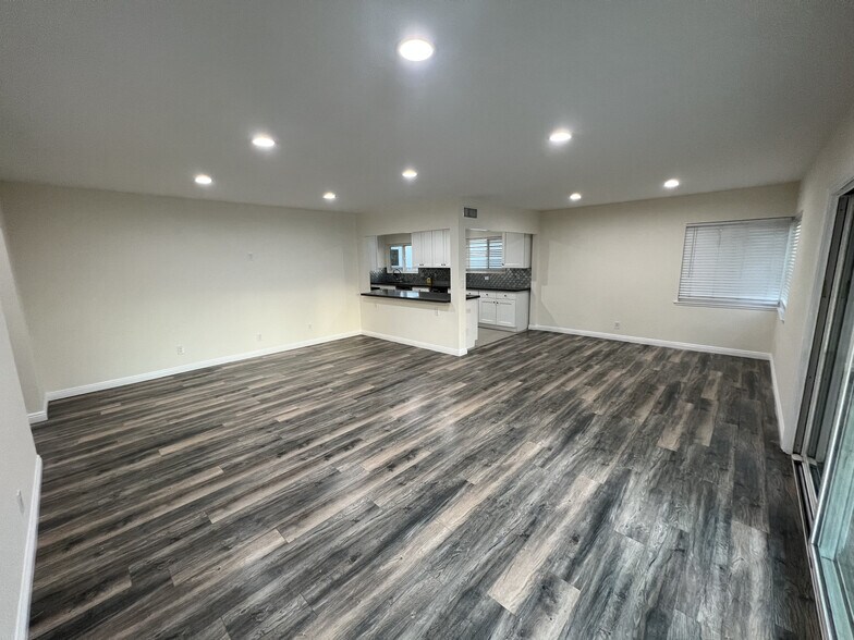Building Photo - 9007 Monogram Ave