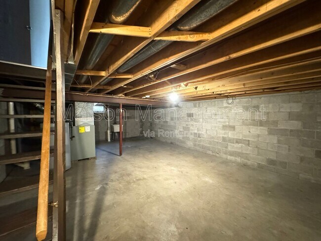 Building Photo - 419 Britton Rd