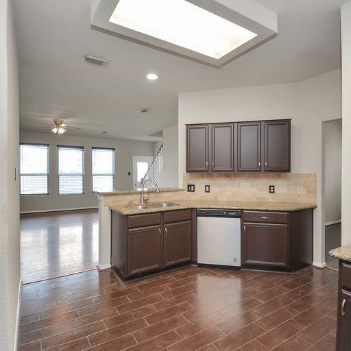 Building Photo - 2723 Oak Ridge Park Dr