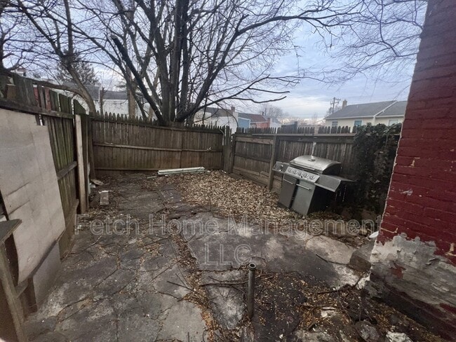 Building Photo - 462 S Christian St