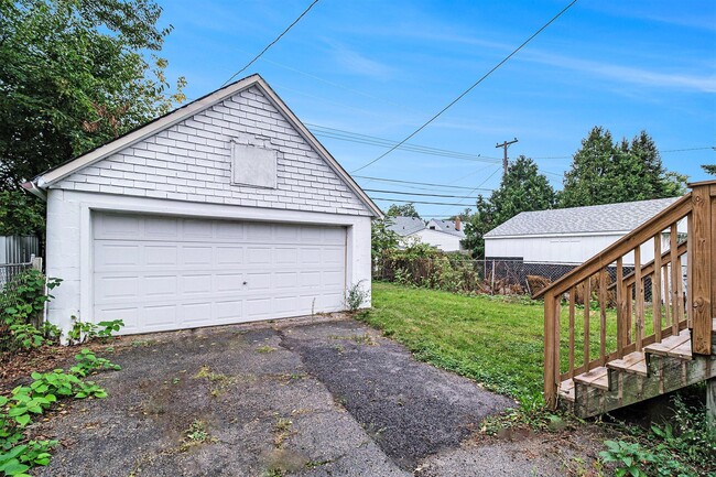 Building Photo - 23739 Cayuga Ave