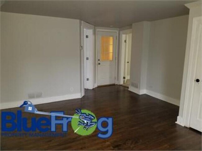 Building Photo - 907 Kellogg St