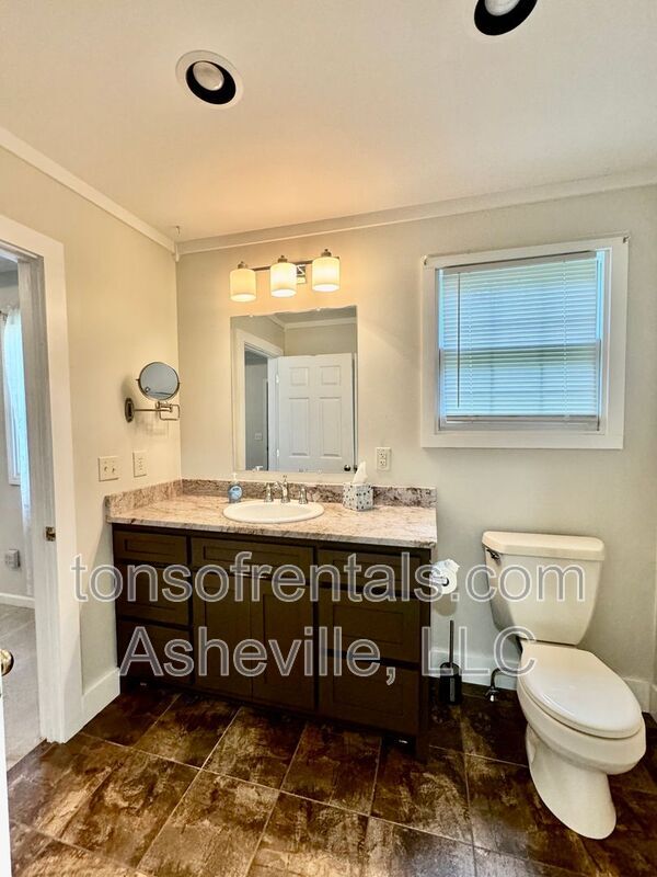 Building Photo - 200 Turkey Pine Ct