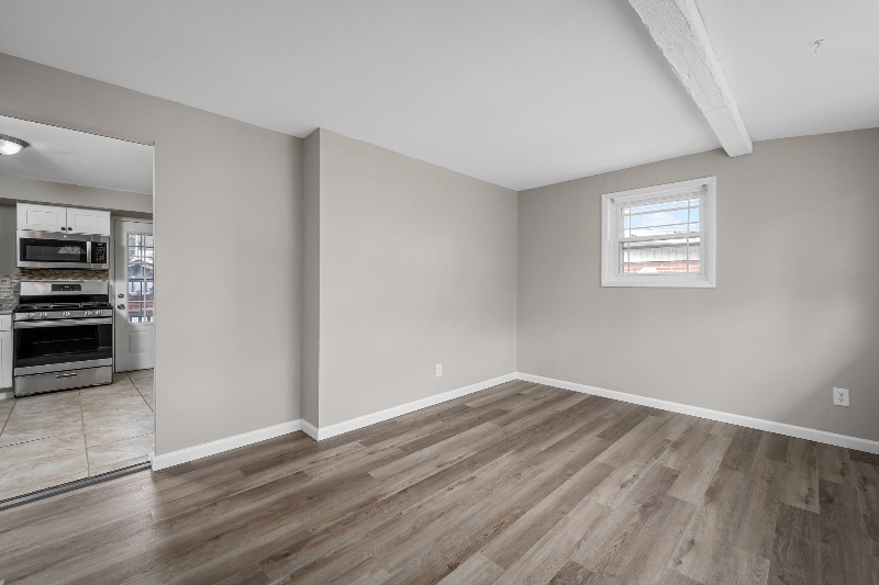 Building Photo - 807 Thomas Ave