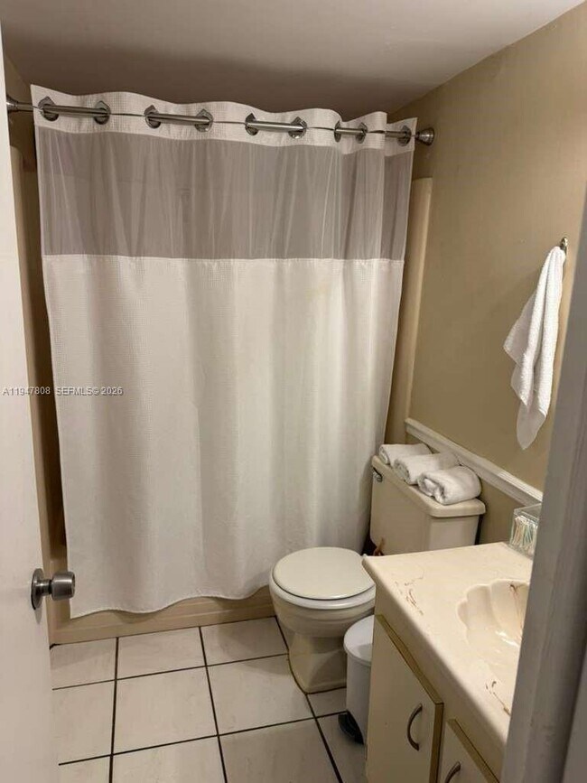 Building Photo - 6031 Shaker Wood Cir