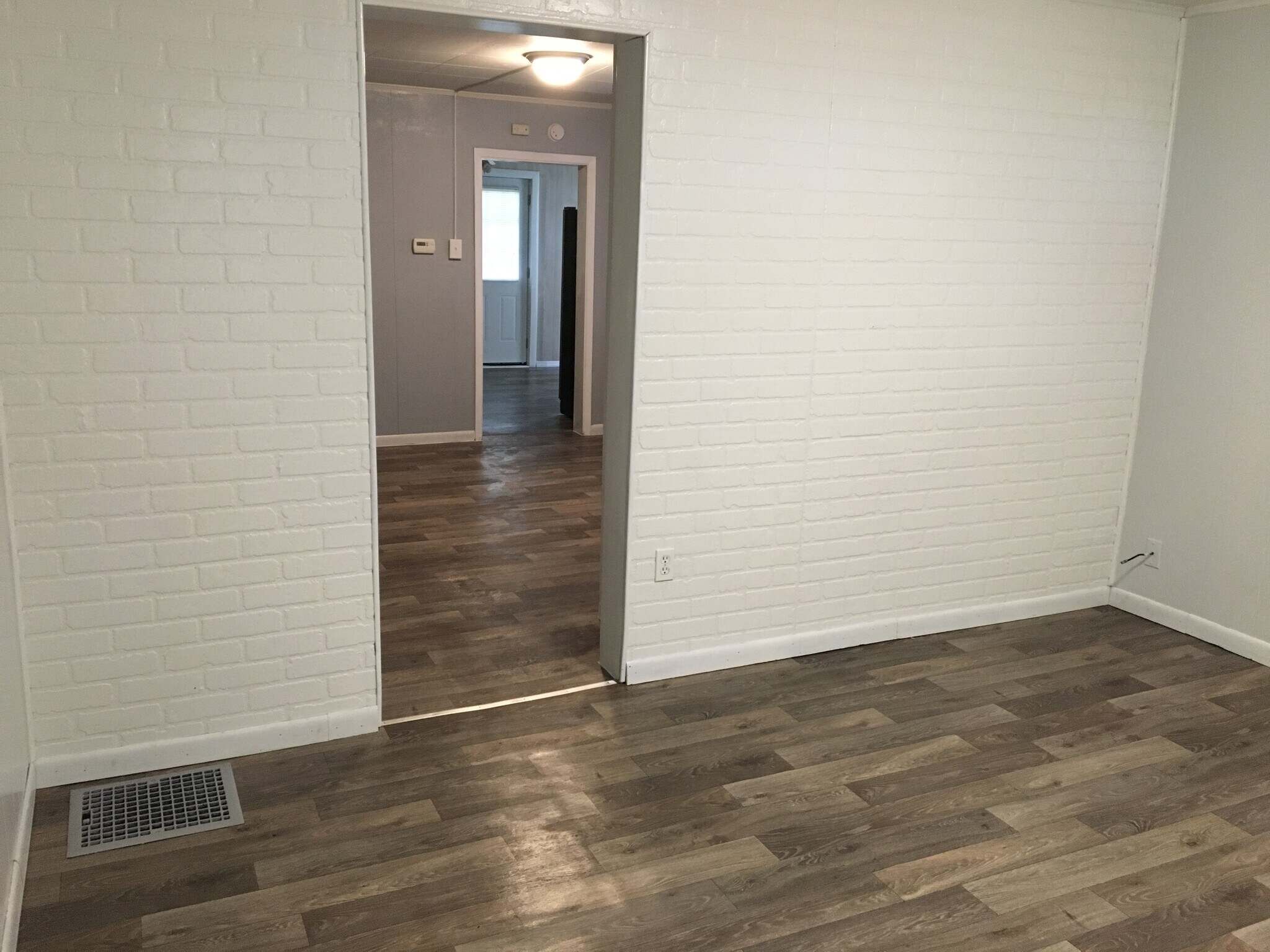 Building Photo - 1120 5th Avenue