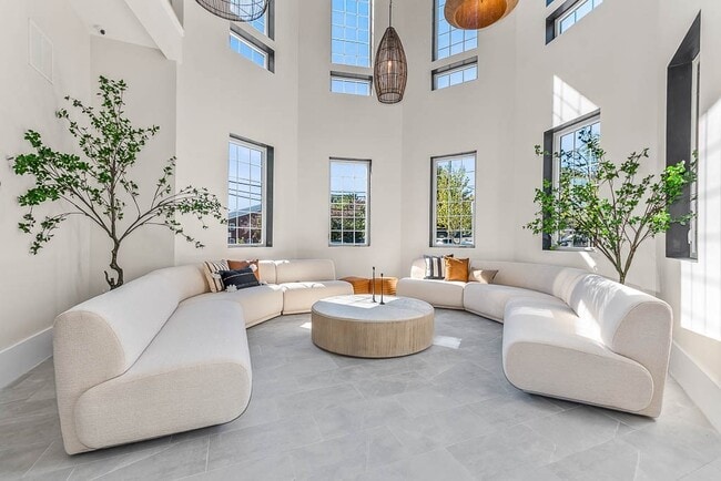 Building Photo - 22 Everett St