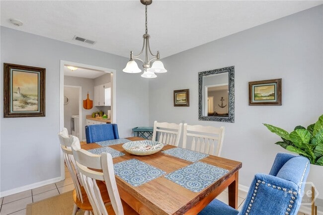 Building Photo - 10 Wyckfield Ct