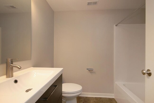 Building Photo - 289 E 19th St