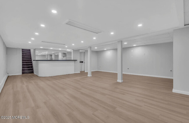 Building Photo - 1034 Zircon Dr