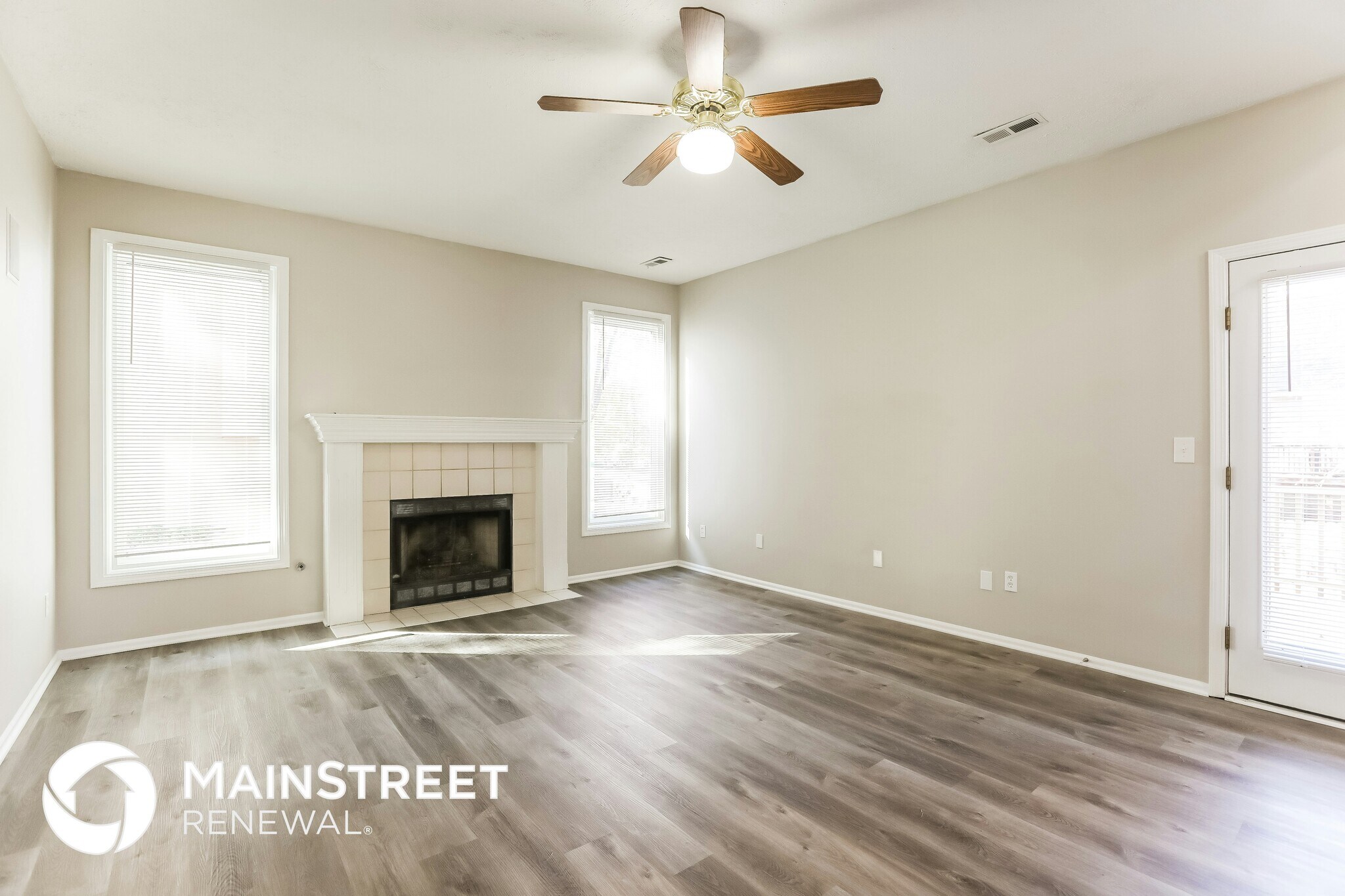 Building Photo - 4520 NE Webster Dr