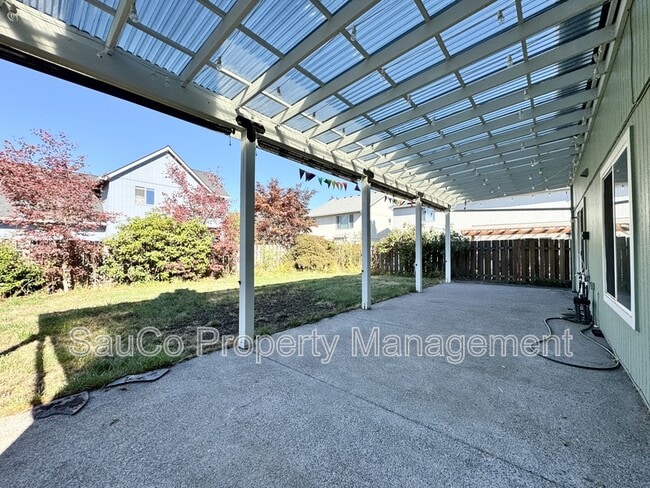 Building Photo - 951 SW 208th Pl