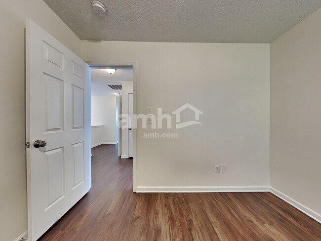 Building Photo - 4533 Hyperion Ct