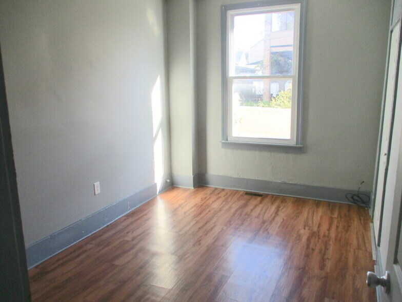 Building Photo - 324 Park Rd