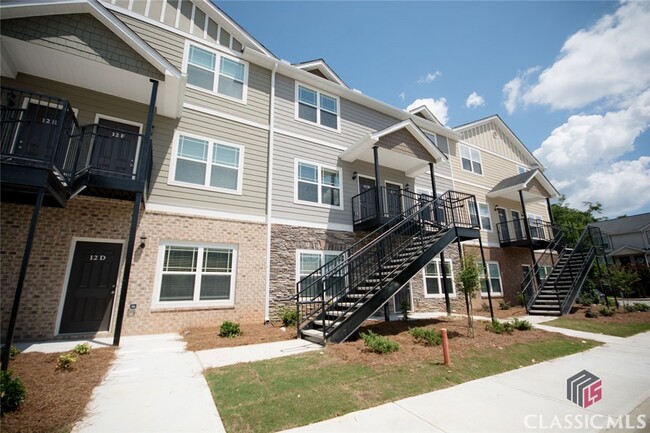 Building Photo - 232 Epps Bridge Rd