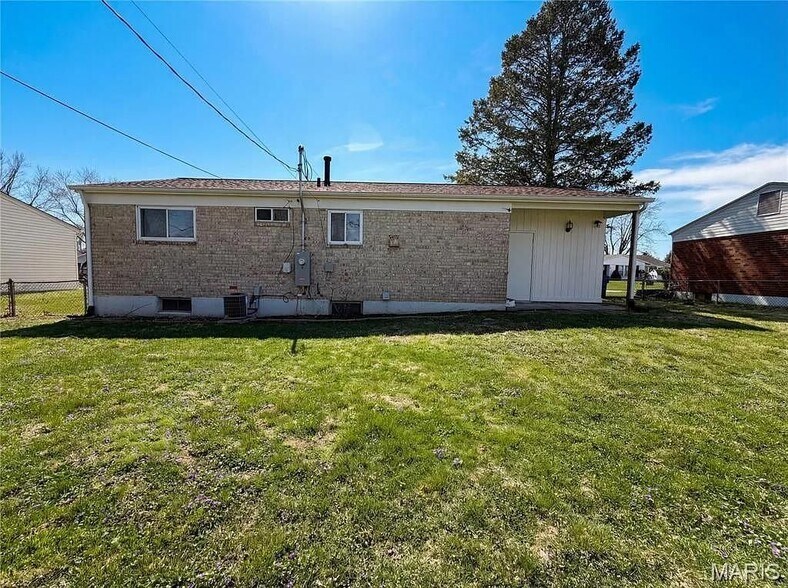 Building Photo - 2235 Bolton St