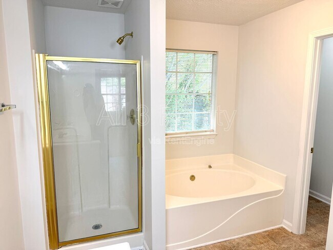 Building Photo - 1389 Highgrove Way