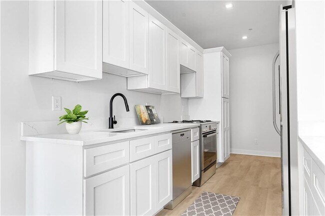 Building Photo - 50 Murray St