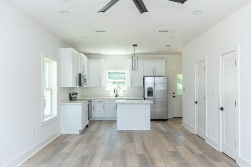 Building Photo - 103 Highpoint Dr