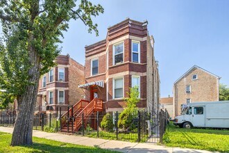 Building Photo - 4104 W 24th Pl