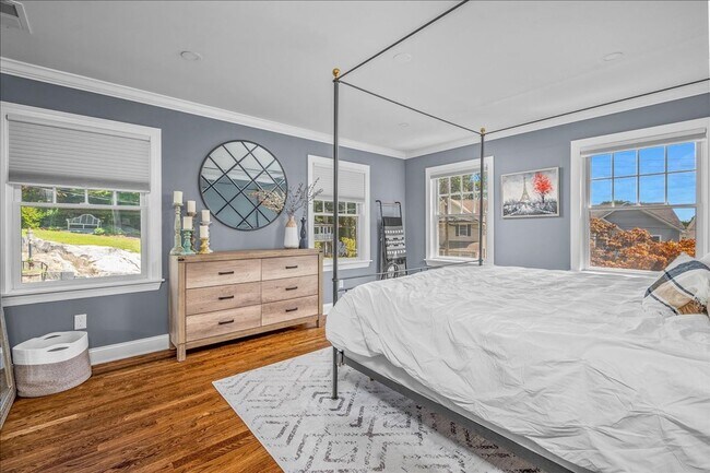 Building Photo - Beautifully Renovated 4 Bedroom 2.5 Bathroom Colonial