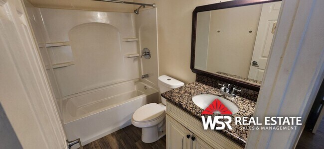 Building Photo - 2-Bedroom 2-Bathroom Condo in Gated Palmil...