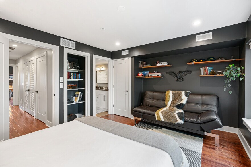 Room #2 - 1815 Blair St