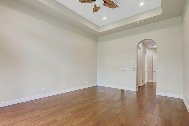 Building Photo - 9400 Briarcliff Trace