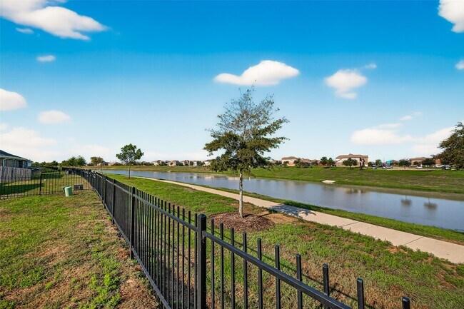 Building Photo - 29535 Red Rocks Pk Dr