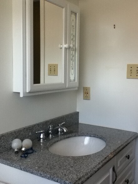 Building Photo - 3236 Kennett Sq