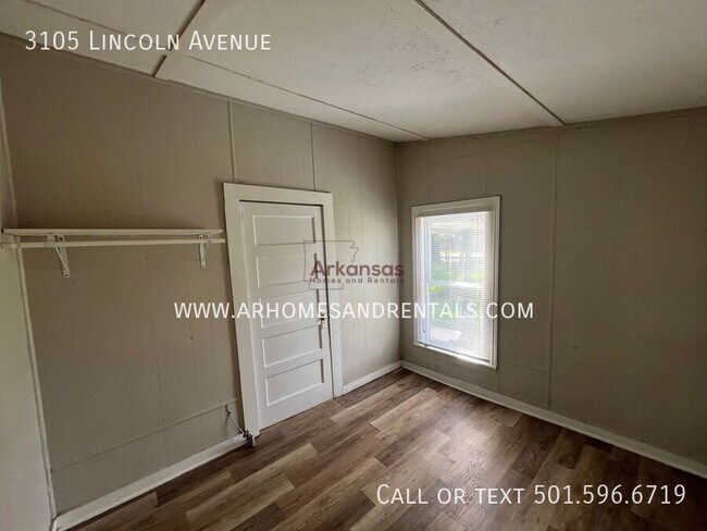 Building Photo - 3105 Lincoln Ave