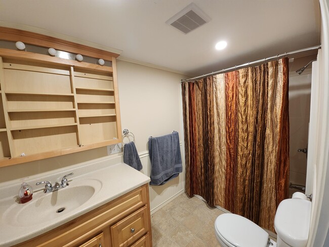 Building Photo - 907 W Swanzey Rd