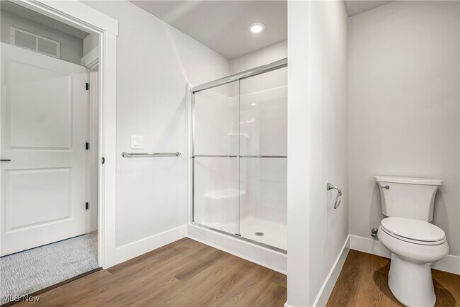 Building Photo - 300 N Bissell Rd