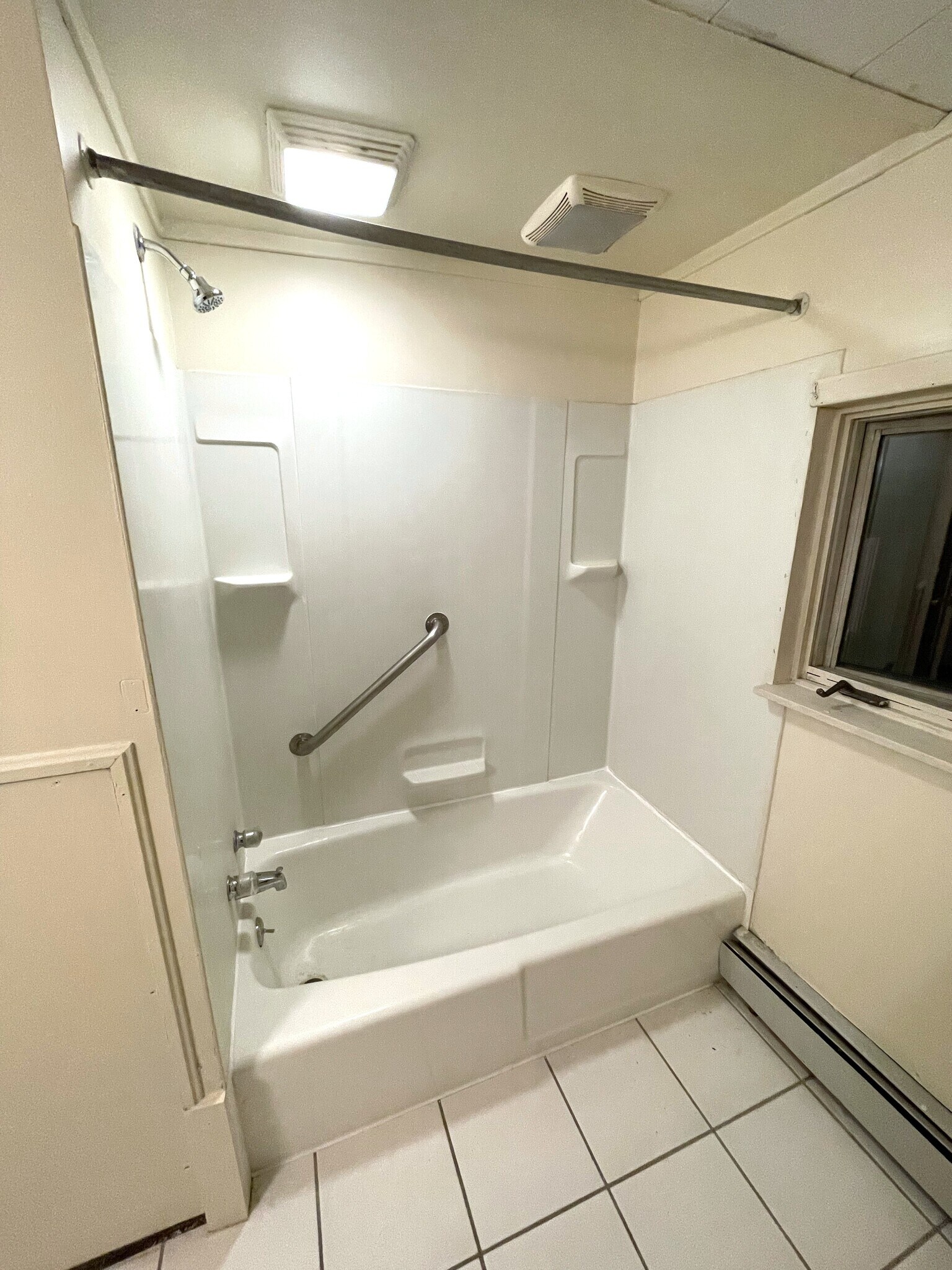 Building Photo - 133 Meadville St