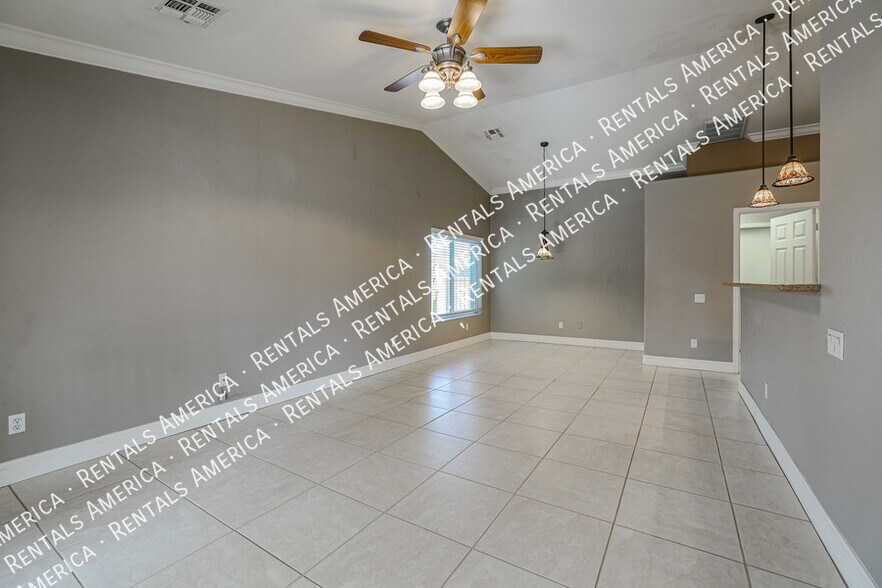 Building Photo - 6325 W Potter Dr