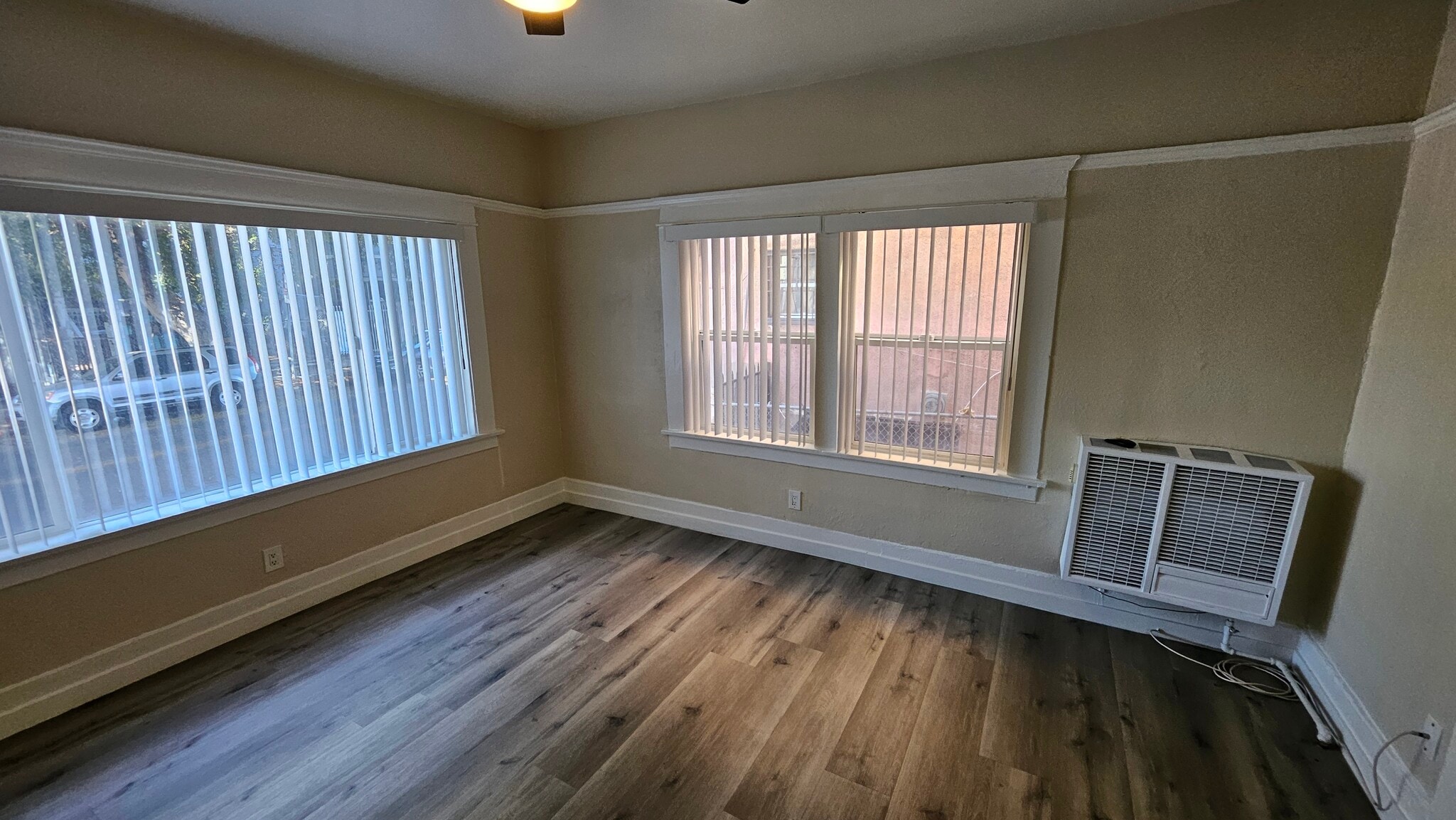 Building Photo - 1330 W 11th St