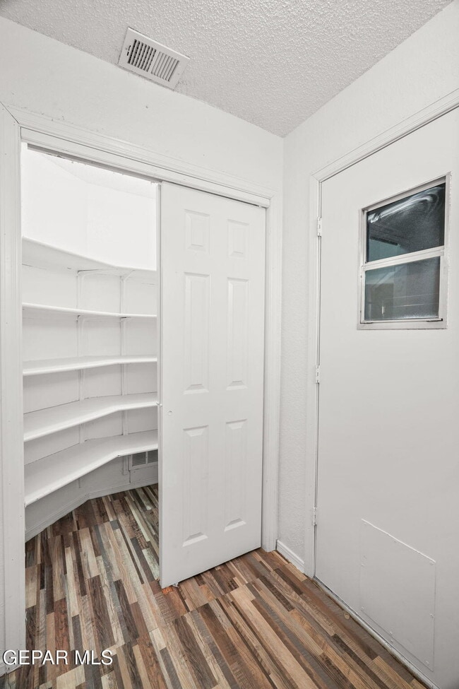 Building Photo - 568 Mogollon Cir