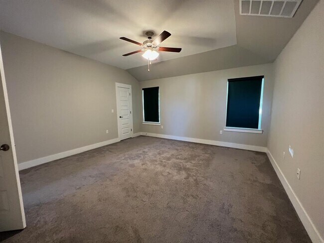 Building Photo - 9801 McKnight Lp