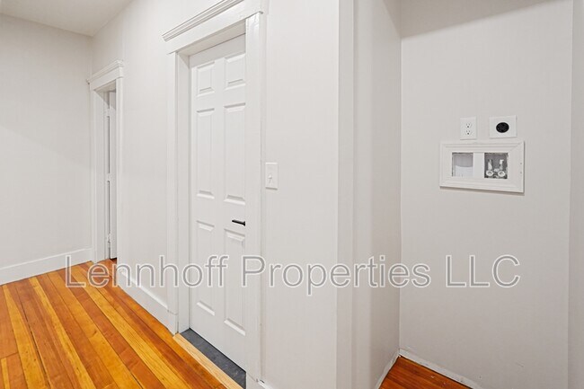 Building Photo - 28 Clark St