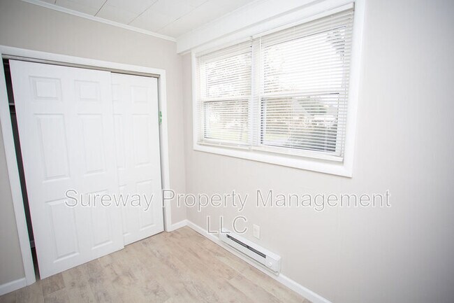 Building Photo - 37 Claypoole Ave