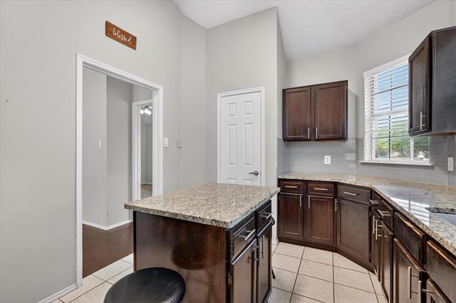 Building Photo - 505 Picketts Dr