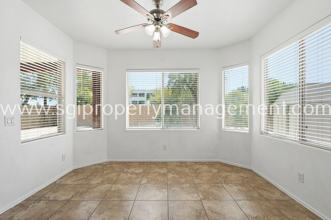 Building Photo - 6827 N 71st Dr