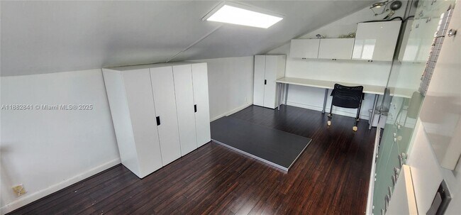 Building Photo - 4871 SW 103rd Ave