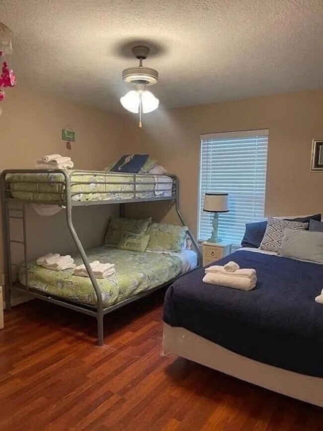 Building Photo - 820 Sandollar