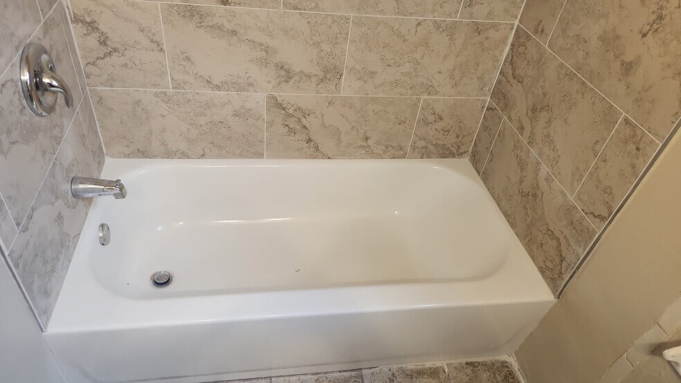 Building Photo - 6312 Cates Ave