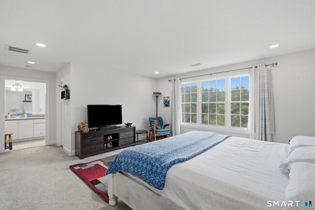 Building Photo - 7 Bridlewood