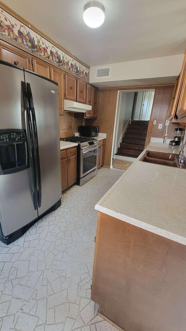 Building Photo - 2910 Wacos Dr