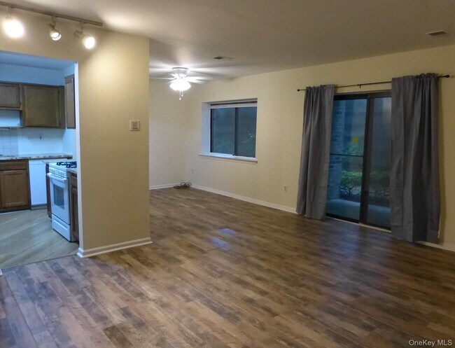 Building Photo - 715 Kennedy Dr