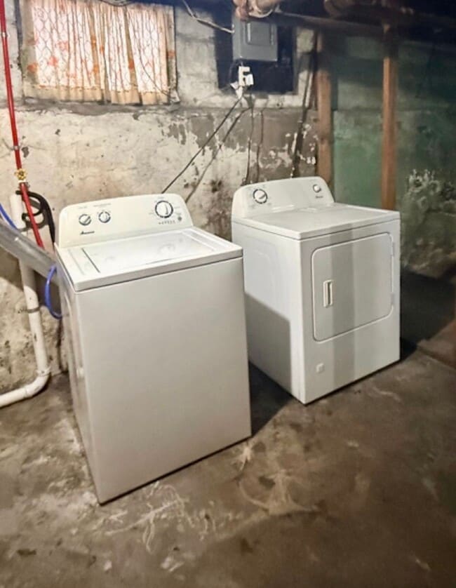 Building Photo - 4 Bedroom, 1.5 Bath Home – North East Grand Rapids